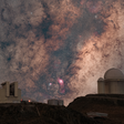 Destaque da NASA: Via Láctea e observatório são foto astronômica do dia