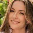 Veja a beleza dos filhos de Regiane Alves ao decorar árvore de Natal