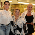 De shorts a camisa branca: Xuxa e Flávia exibem peças curingas