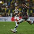 Keno celebra marca de 50 jogos pelo Fluminense