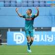 Tiago Orobó termina temporada como artilheiro e líder de participações em gols na Coreia do Sul