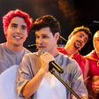 Mamonas Assassinas: Elenco do filme vira uma banda de verdade, em homenagem para além das telas dos cinemas