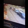 Vídeo: Motorista perde o controle de Fiorino e colide violentamente com carro parado no RS
