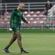 Felipe Melo detona jornal inglês que ironizou faixa etária da equipe do Fluminense: 'Idiotas'