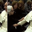 Fernanda Montenegro e Fernanda Torres se encontram com Papa Francisco no Vaticano