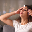Como lidar com os odores da menopausa durante o verão