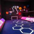 Restaurante temático de futebol, Soccer Station, tem futebol interativo, tecnologia e lanches