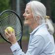 Praticar tênis pode contribuir com o equilíbrio dos idosos, aponta estudo