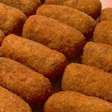 Croquete de carne moída com casquinha crocante gostoso igual porção de lanchonete