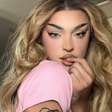 Desmontada, Pabllo Vittar surpreende com selfie só de cueca: 'Irreconhecível'