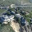 Deslizamento de terra deixa mansões à beira do precipício na Califórnia; veja