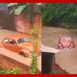 Fusca com motorista e passageiro é arrastado por correnteza após chuvas na Bahia