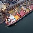 Porto de Paranaguá retoma operações após incêndio suspender embarques em 3 berços