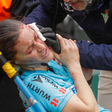 Bandeirinha sofre corte na cabeça e é internada após colidir com câmera na Espanha