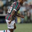 Douglas Costa agradece ao Fluminense: "Me fez sorrir novamente"
