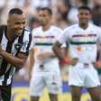 Botafogo vence e torce por tropeço do Vasco para avançar no Carioca