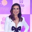 Fátima Bernardes usa trend do LAÇO para receber prêmio no Rio