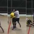 Árbitro é agredido após expulsar jogador em partida de futsal; veja vídeo