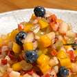 Salada de fruta sempre fresca na geladeira; aprenda a fazer