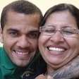 Mãe de Daniel Alves se pronuncia após pai de Neymar negar ajuda: "Os falsos vão embora"