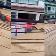 Enxurrada arrasta caminhão do Corpo de Bombeiros no Espírito Santo; veja o momento
