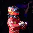 F1: Sainz brinca com cirurgia de apêndice e comemora vitória