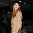 Marina Ruy Barbosa acerta com cores neutras em aerolook comfy