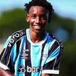 Grêmio negocia contrato com multa milionária para jovem da base