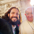 Jonathan Roumie, o "Jesus" de The Chosen, já conversou com Papa Francisco sobre seu papel