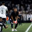 Torcida do Corinthians recebe aviso importante de António Oliveira: "Há avanços e recuos"