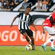 Botafogo x Atlético-GO: duelo marca o encontro do melhor ataque do Brasil contra uma das piores defesas