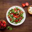 5 saladas ricas em vitamina C para fortalecer a imunidade
