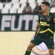 Ex de Kauê Rodrigues, do Botafogo, exibe rosto machucado ao acusar jogador de agressão e atleta rebate: 'Legítima defesa'