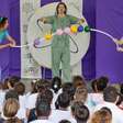 Grupo teatral faz espetáculos em escolas públicas da Bahia