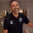 Torcedor mirim faz pedido inusitado ao técnico do Botafogo; veja vídeo