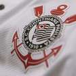 Veja fotos do novo uniforme do Corinthians