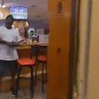 "Não consigo respirar", diz homem negro à polícia em Ohio antes de morrer, mostra vídeo