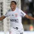 Internet vai à loucura com drible de Wesley em Felipe Melo no segundo gol do Corinthians: 'humilhado'