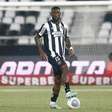 Bastos celebra momento no Botafogo e elogia trabalho de Artur Jorge: 'Temos melhorado'