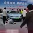 Acidente em feira automotiva na China deixa 5 feridos