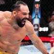 VÍDEO: Em alta no UFC, Michel Pereira usa técnica do MMA para domar bezerro furioso