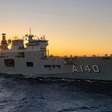 Navio 'Atlântico' da Marinha enviado ao RS tem UTI e vai produzir água potável