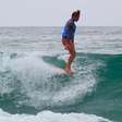 Torneio de surfe na Califórnia terá de incluir mulheres trans em competição feminina, decide governo