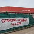 Protesto de torcedores contra a 777 adia partida do Standard Liege, na Bélgica