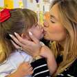 'Desnecessário beijar na boca de filho': Virgínia é alvo de novas críticas por atitude de carinho com a filha Maria Alice na escola