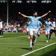 City goleia Fulham em Londres e volta a liderar o Inglês