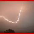 Observatório registra intensa 'chuva de raios' durante temporal no RS