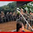 Soldados do Exército aparecem ilhados em cima de caminhões no Rio Grande do Sul