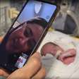 Hospital de Clínicas de Porto Alegre une em vídeo chamada mãe e filho prematuro durante enchente