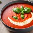 Sopa de tomate cremosa que fica pronta em apenas 30 minutos